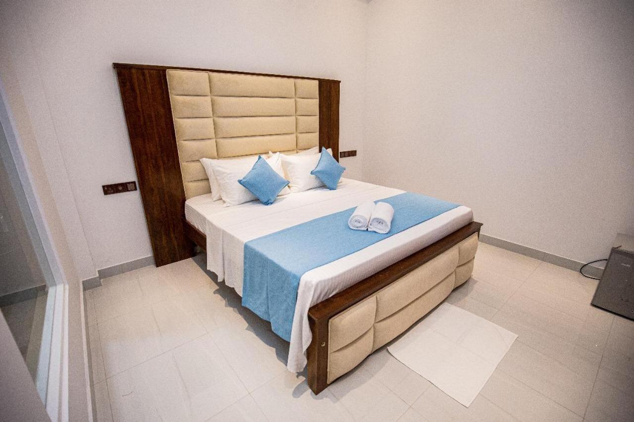 Bed and Breakfast Happy House Hiriketiya à Dikwella Extérieur photo