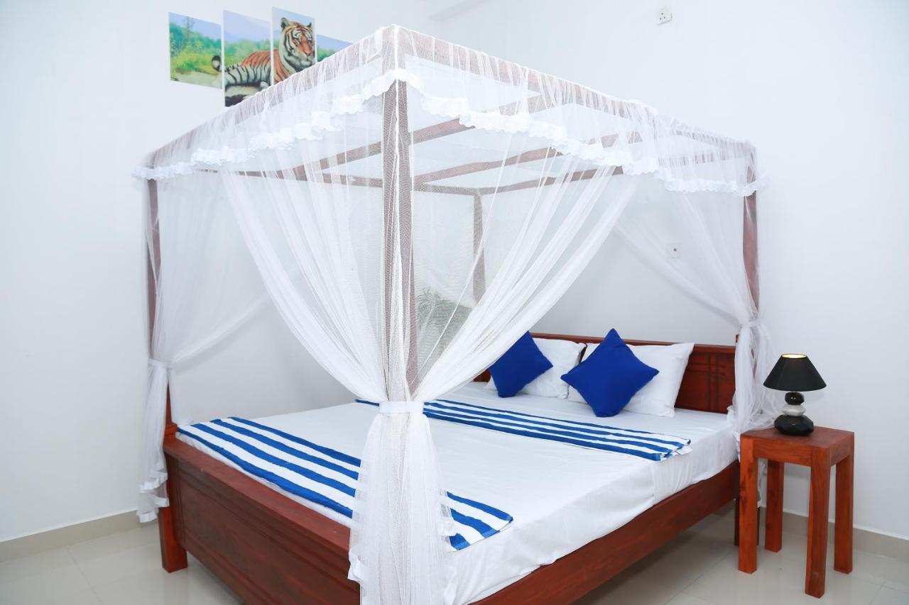 Bed and Breakfast Happy House Hiriketiya à Dikwella Extérieur photo