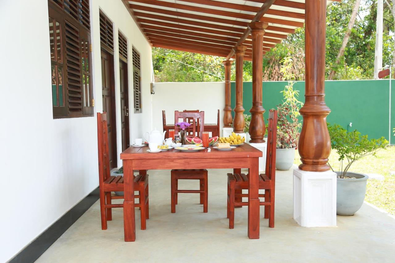 Bed and Breakfast Happy House Hiriketiya à Dikwella Extérieur photo